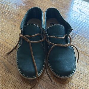 Born Nuala Chukka Bootie in Navy Sailor Nubuck Size 6.5